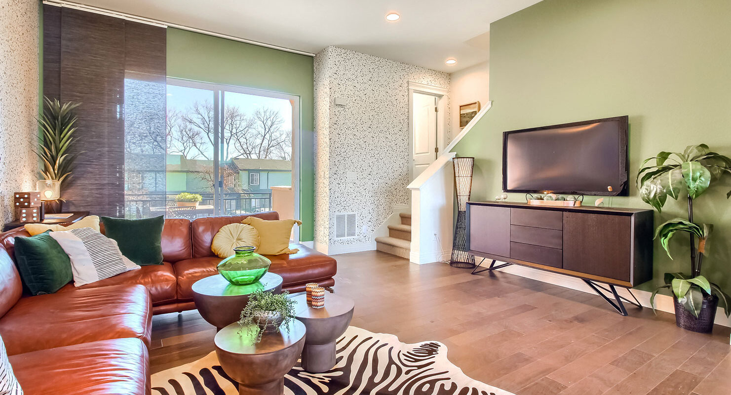 Arista: Uptown - Living Room