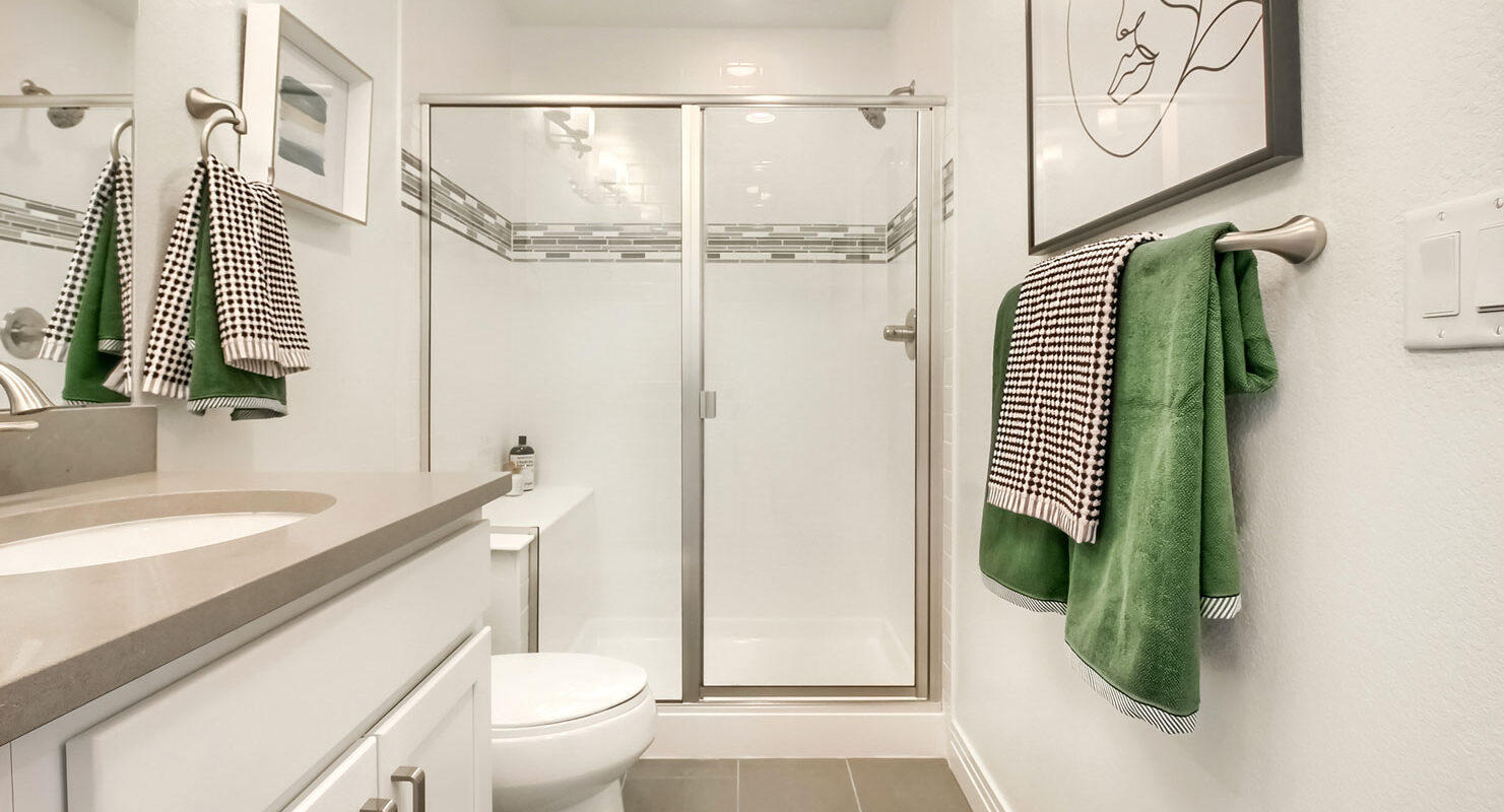 Arista: Uptown - Master Bathroom