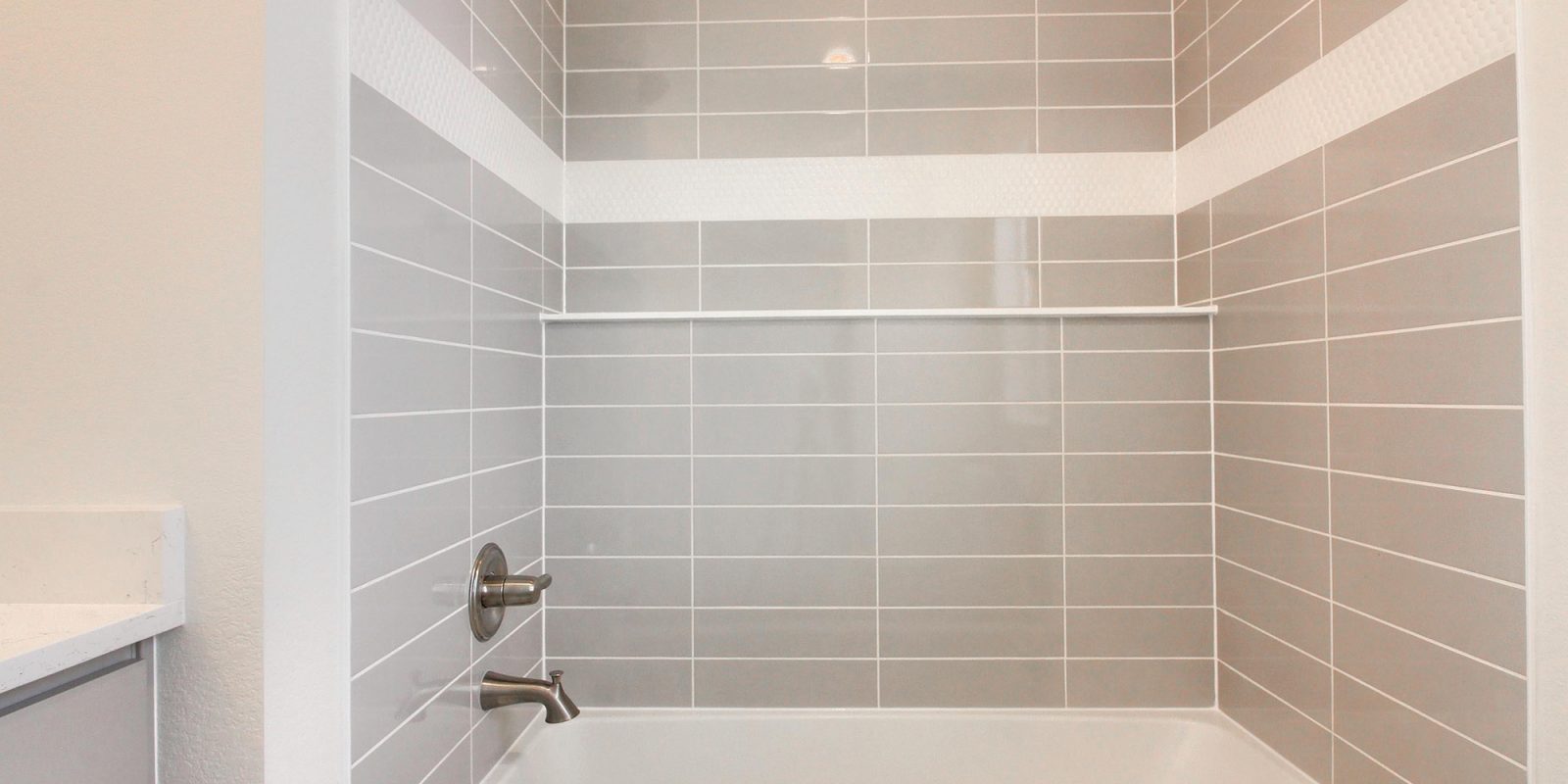 Arista: Uptown - Secondary Bathroom
