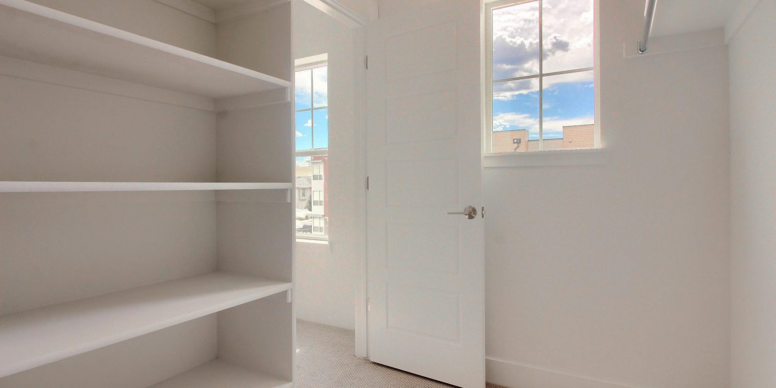 Arista: Uptown - Master Walk-In Closet