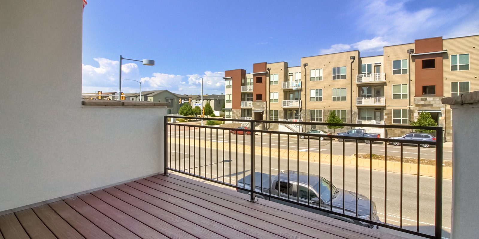 Arista: Uptown - Upper Deck