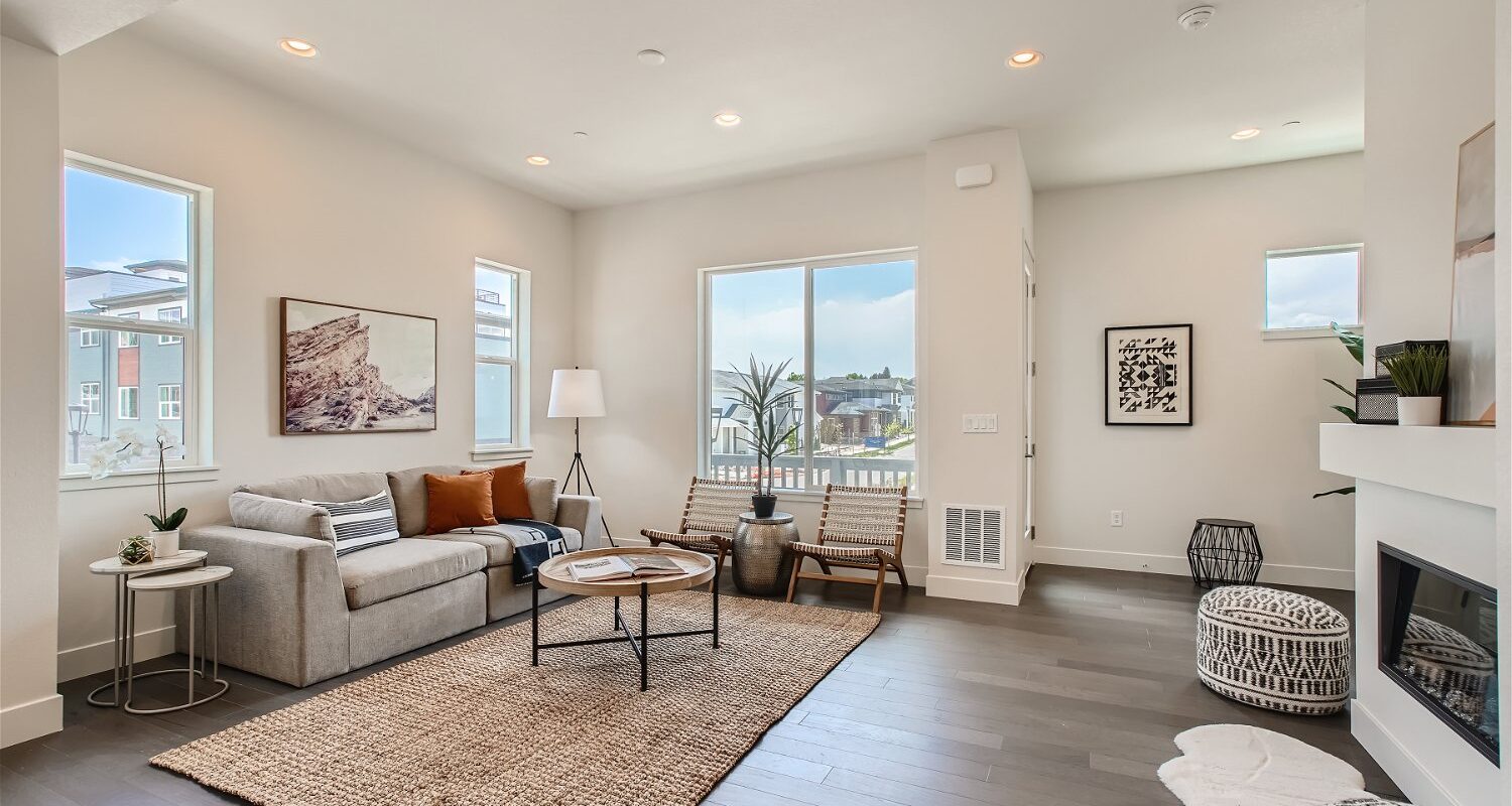 685 Promenade Dr. - Living Room