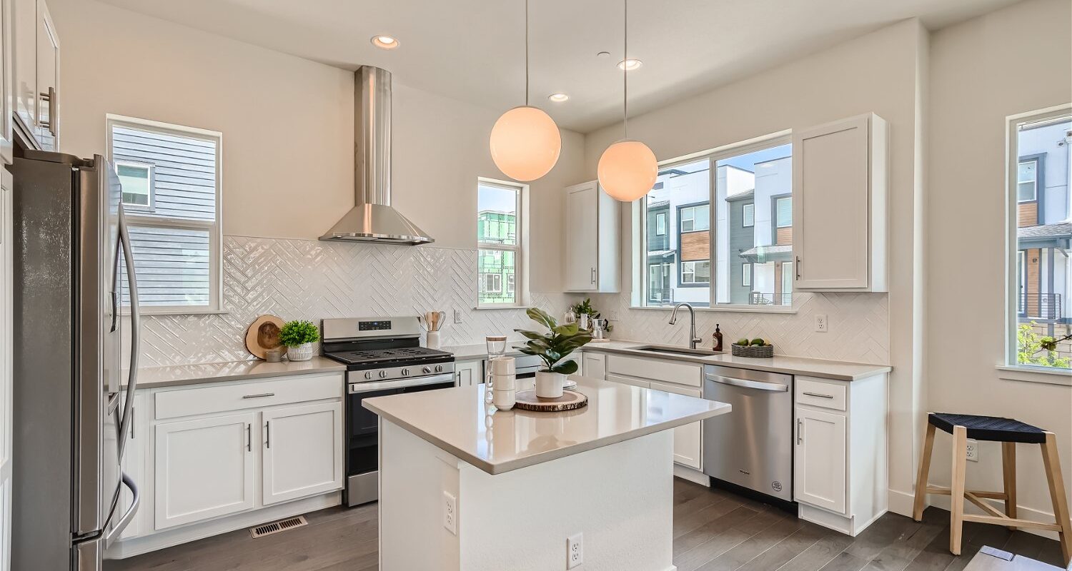 685 Promenade Dr. - Kitchen