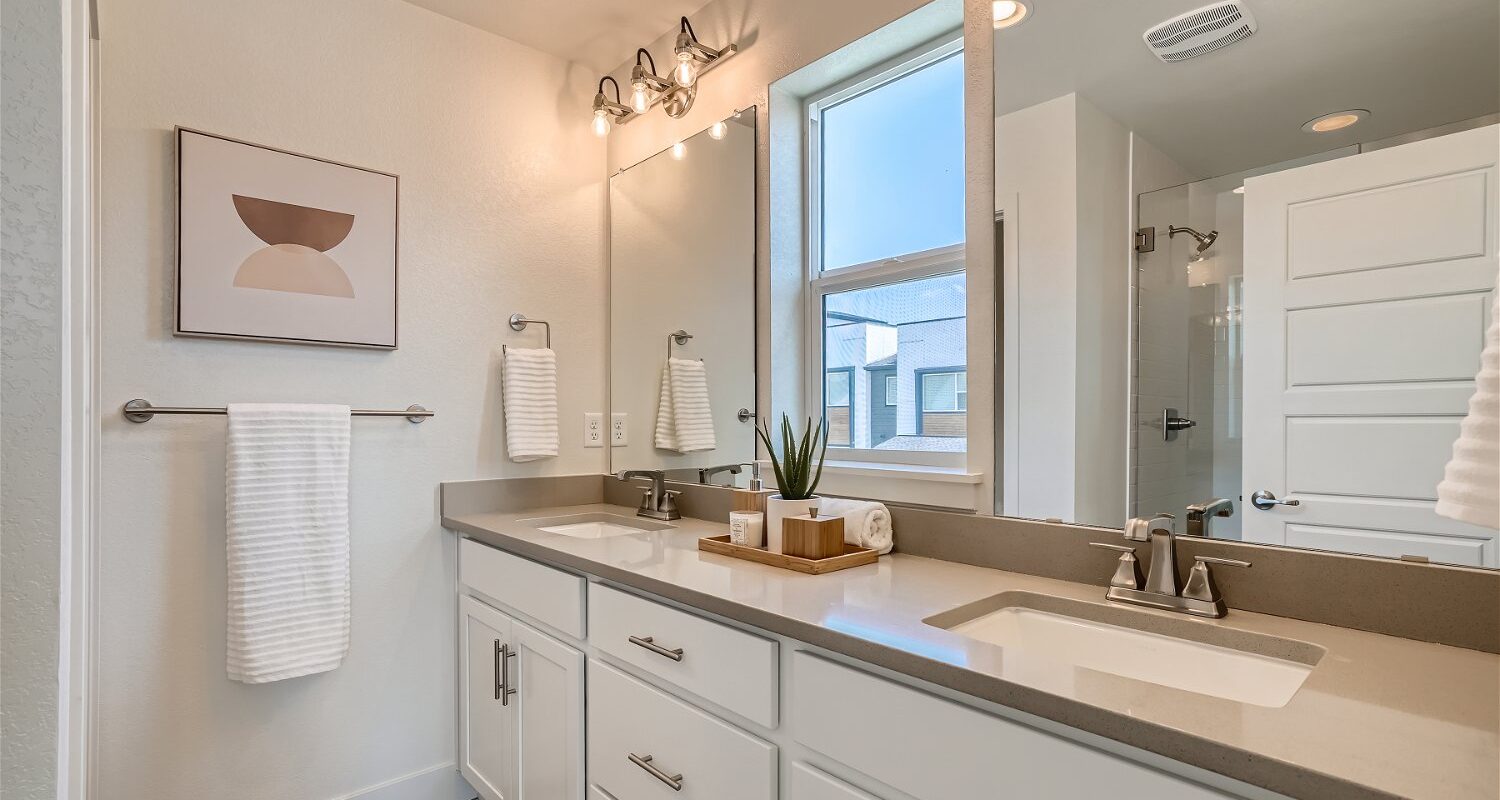 685 Promenade Dr. - Primary Bathroom